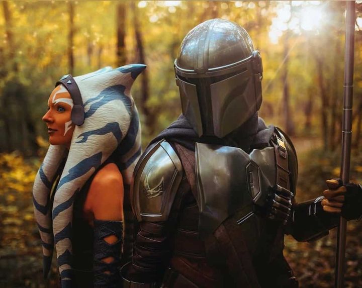 Cosplayer @thesistersmischief in a full Rebels Ahsoka costume
